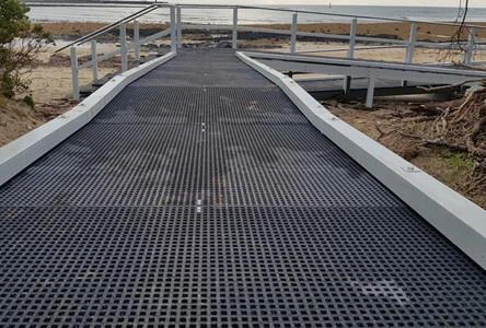 anti-slip grp open mesh flooring