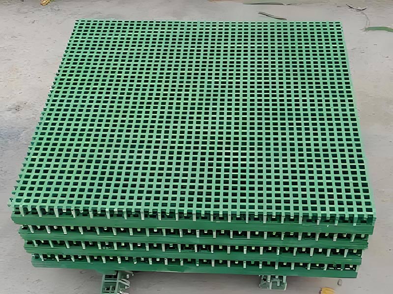 Fiberglass grating panel